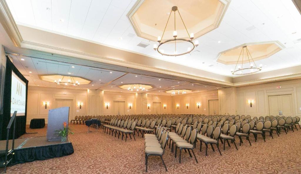 Adam'S Mark Hotel & Conference Center Kansas City Exterior photo