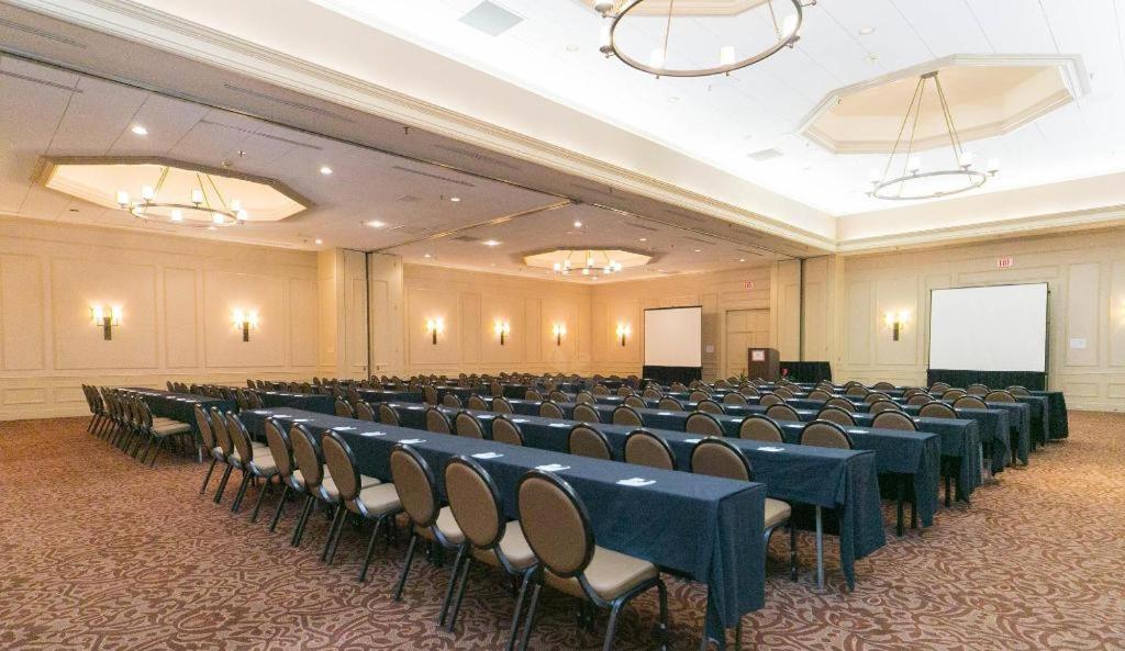 Adam'S Mark Hotel & Conference Center Kansas City Exterior photo