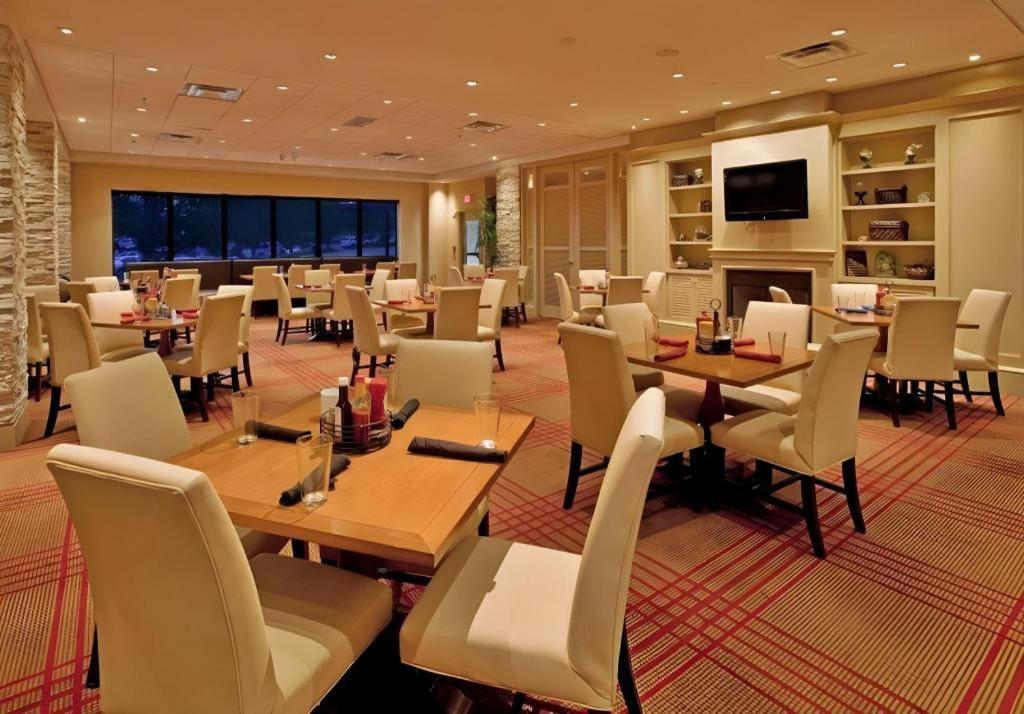Adam'S Mark Hotel & Conference Center Kansas City Exterior photo